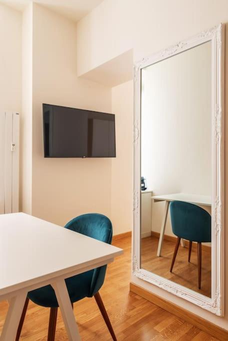Studio Apartment Brera Милано Екстериор снимка