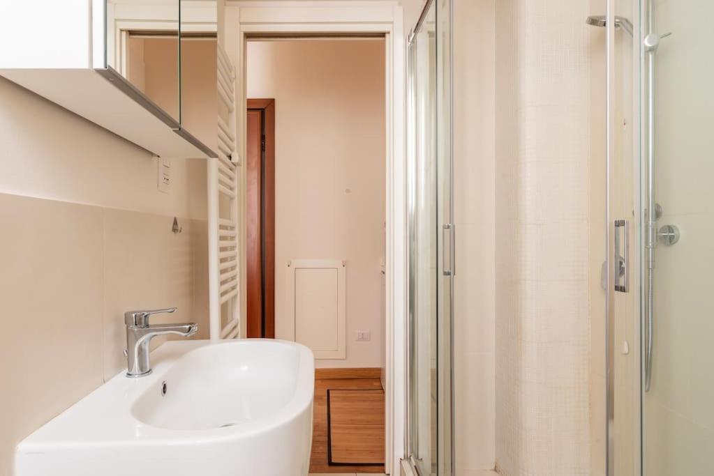 Studio Apartment Brera Милано Екстериор снимка